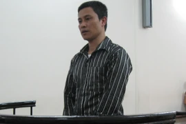 Đâm chủ nợ thấu bụng, rồi nhờ người trình báo công an