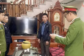 Khởi tố bị can cán bộ có hành vi bán đất trái thẩm quyền
