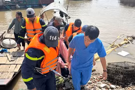 Kịp thời cứu nam thanh niên nhảy cầu Thăng Long