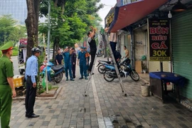 Quận Tây Hồ xử lý nhiều vi phạm về trật tự an toàn giao thông, trật tự đô thị 