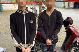 Xử lý 2 nam sinh bỏ học, mang dao đi đánh nhau