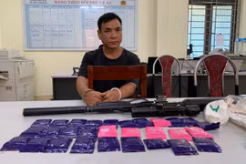 Truy bắt các đối tượng liên quan đến đường dây vận chuyển ma tuý có vũ khí