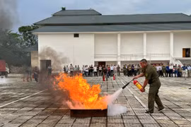 Huyện Gia Lâm rèn kỹ năng chữa cháy cho lực lượng Bảo vệ an ninh trật tự ở cơ sở