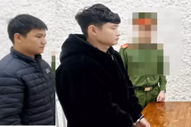 Khởi tố 2 đối tượng có hành vi gây rối trật tự công cộng trên Quốc lộ 6