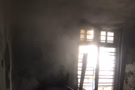 Cứu 3 người thoát khỏi đám cháy sáng 30 Tết