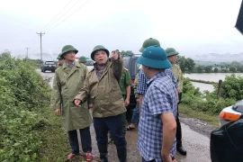 Kiểm tra công tác ứng trực bão lụt tại huyện Mỹ Đức, Giám đốc Công an Hà Nội nhấn mạnh: 'Còn đê là còn người, còn tài sản'