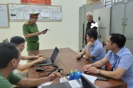 Người đàn ông dùng dao chém thương tích 3 người thân