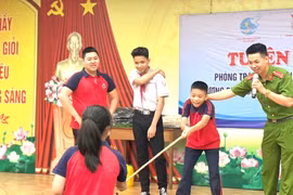 Trên 1.400 học sinh, giáo viên thực tập kỹ năng phòng tránh tai nạn thương tích, đuối nước, sơ cấp cứu