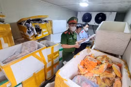 Phát hiện lợn chết tại cơ sở kinh doanh thực phẩm đông lạnh 