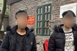 Xử lý nam thanh niên điều khiển xe máy “kiểu không giống ai”