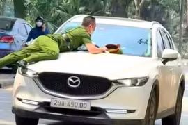 Bắt đối tượng lái xe ô tô đâm Cảnh sát bị thương