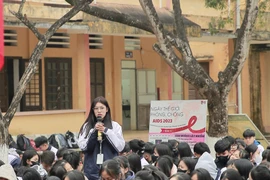 Gần 2.000 giáo viên, học sinh nâng cao kỹ năng sử dụng mạng xã hội và chống bạo lực học đường