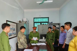 Tạm giam đối tượng vận chuyển trái phép gỗ quý 