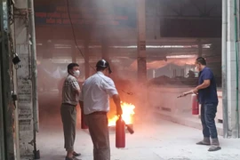 Xử lý vụ cháy giả định do sử dụng nhiều thiết bị điện tại một ổ cắm