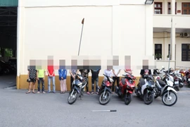 Xử lý nhóm thanh, thiếu niên cầm dao nhọn đâm người đi đường