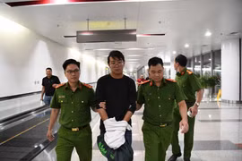 Dẫn giải "trùm" sản xuất ma túy lẩn trốn ở nước ngoài về Việt Nam xử lý