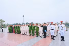 Công an quận Tây Hồ tổ chức Lễ tuyên dương gương điển hình tiên tiến tại Khu lưu niệm Sáu Điều Bác Hồ dạy CAND