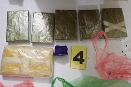 Bắt nhóm đối tượng vận chuyển ma tuý xuyên quốc gia