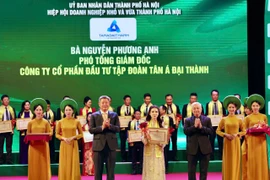 Tôn vinh 120 doanh nhân, doanh nghiệp tiêu biểu 