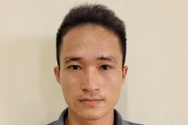 Tạm giữ đối tượng chặn người đi đường chiếm đoạt tài sản