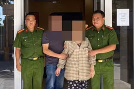 Cán bộ Công an vượt hàng trăm cây số đưa người già đi lạc đoàn tụ gia đình