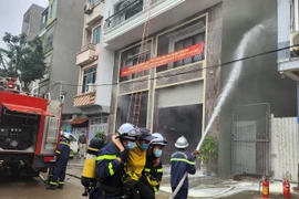 Thực tập phương án chữa cháy, thoát nạn tại chung cư mi ni