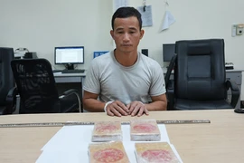 Bắt quả tang đối tượng vận chuyển 4 bánh heroin