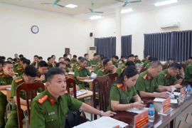 Chỉ huy Công an cấp phòng, quận, huyện huấn luyện định kỳ nghiệp vụ chữa cháy, cứu nạn, cứu hộ