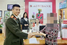 Công an và cán bộ ngân hàng nhanh chóng vô hiệu hóa thủ đoạn lừa đảo qua mạng