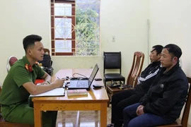 Bị bắt giữ vì mê tín mù quáng, treo phụ nữ lên xà nhà