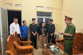 Tạm giữ chủ nhà nghỉ chứa nhiều đôi nam nữ “mây mưa”