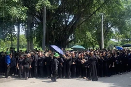 Từng dòng người đến thôn Lại Đà, xếp hàng chờ viếng Tổng Bí thư Nguyễn Phú Trọng