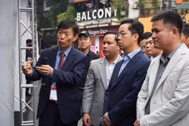 Quận Hoàn Kiếm và Hiệp hội giáo dục Hàn Quốc phối hợp tổ chức trải nghiệm chữa cháy, cứu nạn, cứu hộ