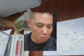 Cảnh sát bao vây khống chế đối tượng ma tuý cố thủ trong xe ô tô