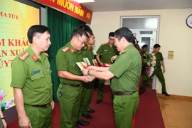 Cẩm nang “Nhận diện hoạt động sản xuất trái phép chất ma túy"