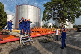 Xử lý sự cố giả định tràn dầu, chữa cháy và cứu nạn cứu hộ Tổng kho Xăng dầu Đức Giang