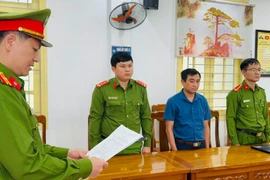 Bắt 2 cán bộ thuộc tỉnh Lào Cai