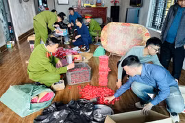 Bắt đối tượng sản xuất pháo nổ