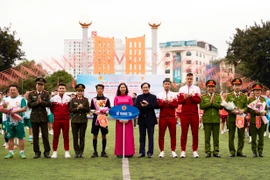 Giải bóng đá thắt chặt tình đoàn kết, rèn luyện sức khỏe cán bộ, chiến sỹ