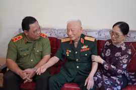 Tri ân Anh hùng liệt sỹ, Mẹ Việt Nam anh hùng và cán bộ lão thành Cách mạng