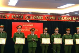 Khen thưởng nhiều cán bộ, chiến sỹ có thành tích trong công tác chữa cháy, cứu nạn