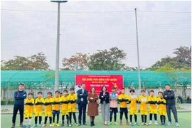 Chung kết Giải bóng đá nam Hội khỏe Phù Đổng quận Long Biên năm học 2023-2024