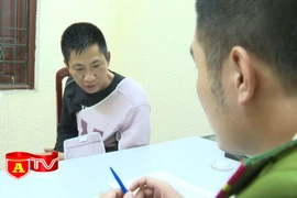 CAQ Đống Đa bắt giữ đối tượng mang dao đến cửa hàng FPT để cướp điện thoại