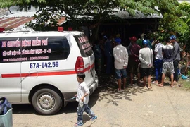 Chồng đâm vợ chết rồi uống thuốc sâu tự tử