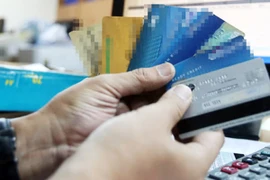 Mụ mị, cả tin mất hàng trăm triệu đồng