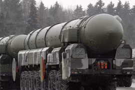 Trung Quốc nhái tên lửa đạn đạo xuyên lục địa RT-2PM Topol của Nga