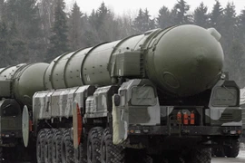 Trung Quốc nhái tên lửa đạn đạo xuyên lục địa RT-2PM Topol của Nga