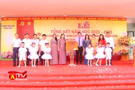 Lễ gắn biển công trình trường mầm non Trung Châu