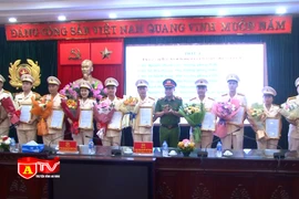 Gần 5.8000 cán bộ, chiến sĩ được thăng cấp bậc hàm, nâng lương năm 2023