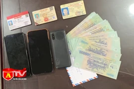 Bắt giữ 3 đối tượng giả danh nhà báo cưỡng đoạt tài sản